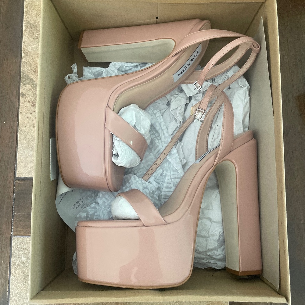 Steve Madden Darla 6 Inch Heels in Blush Patent Leather Size 9 - Brand New
